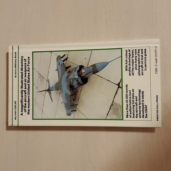 An Illustrated Guide to USAF - The Modern US Air Force by Bill Gunston - Picture 2 of 2